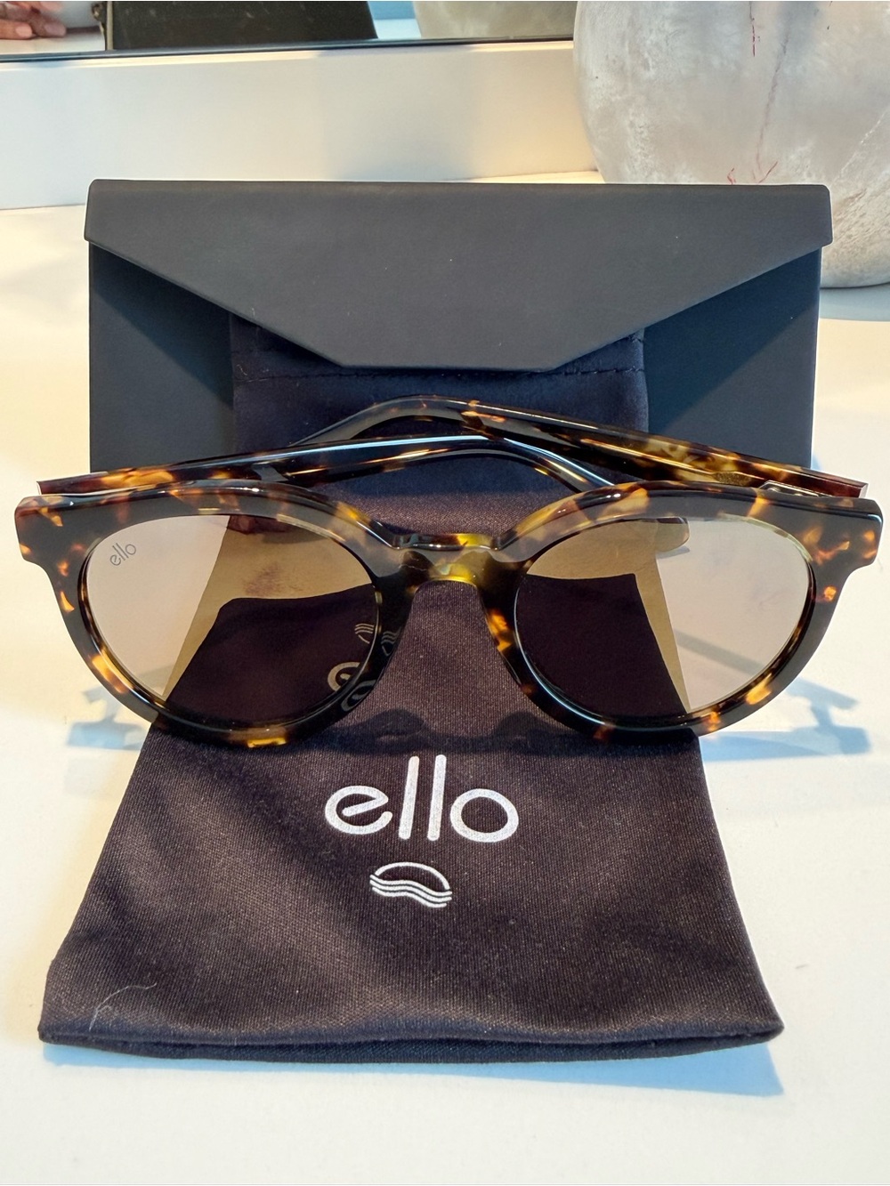 Ello Tortoiseshell Round Sunglasses - Brown Lenses